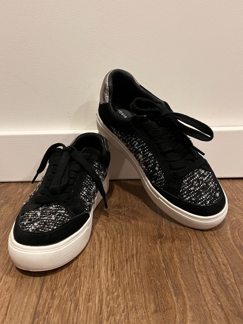 Birdies The Cardinal In Orbit Size 6.5